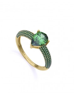 Sofisticado anillo de plata de primera ley con baño de oro destaca por su elegante combinación de esmalte y una brillante circo