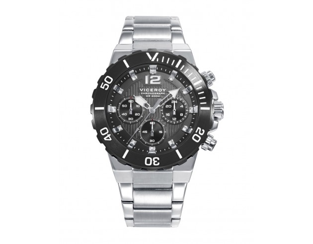 Este reloj de hombre cronógrafo combina estilo y robustez con una funcionalidad superior. La caja de acero, acompañada de un bi