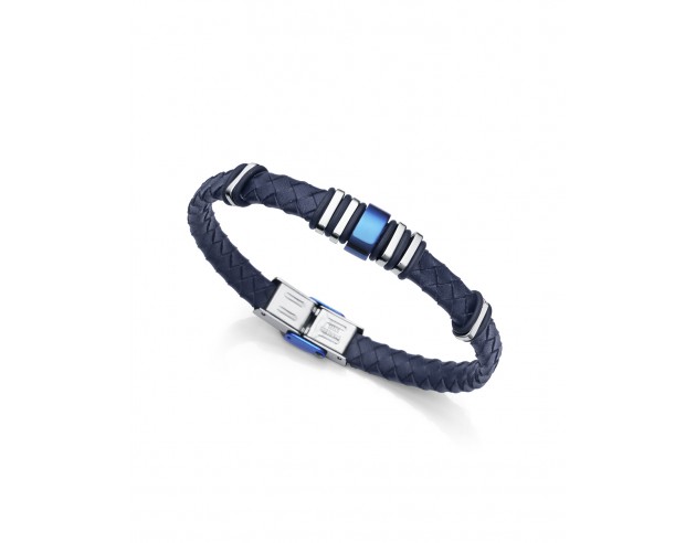Esta pulsera de hombre de acero con ip azul y cuero trenzado azul es ideal para añadir un toque de distinción a tu look. En Vic
