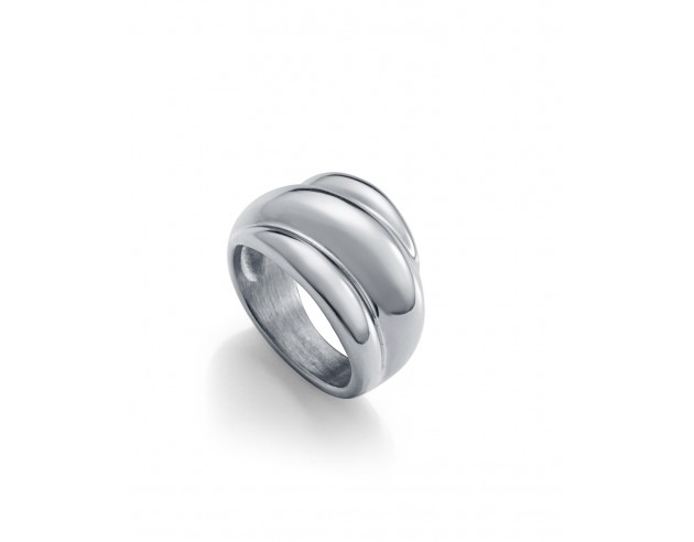 Este anillo de mujer en acero, de diseño ancho y con volumen, ofrece un estilo moderno y audaz que aporta presencia a tu look. 