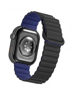 Reloj smart que une tecnología y elegancia en un diseño totalmente negro con caja metálica y correa de silicona. Su pantalla tá 2