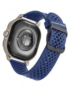 Reloj smart con caja metálica plateada y correa de silicona azul que combina tecnología, confort y estilo. Su pantalla táctil p 2