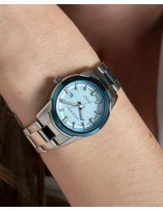 Reloj de mujer con una estética actual y refinada, pensado para acompañar el día a día con un estilo distinguido de la colecció 2