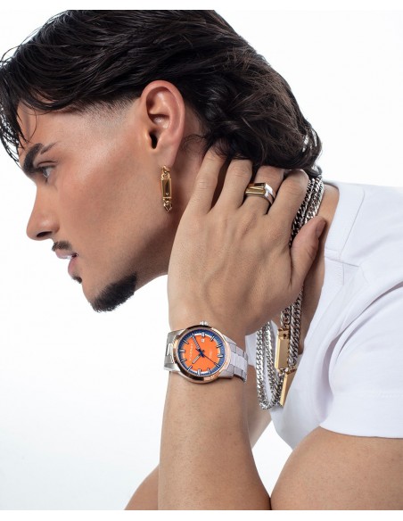 Reloj de hombre con caja bitono en acero e Ip rosa que aporta un contraste elegante y actual de la colección Abraham Mateo, rea