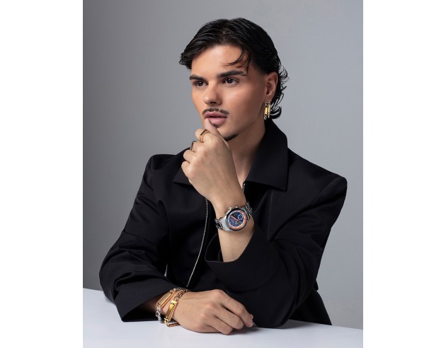 Reloj de hombre cronógrafo con una presencia impecable y un contraste de color que no pasa desapercibido de la colección Abraha