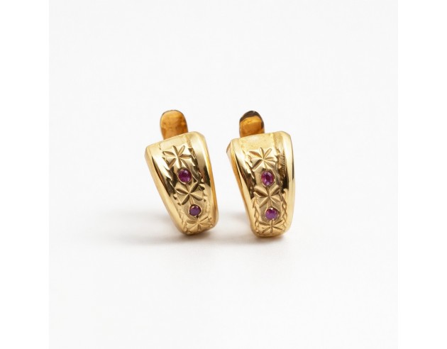 Pendientes Oro Trapecio Labrado Rubies