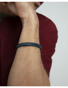 Eleva tu estilo con esta pulsera de hombre que combina la fuerza del acero con la autenticidad de la piel trenzada en color neg 2